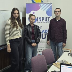 Jedan dan van školskih klupa!