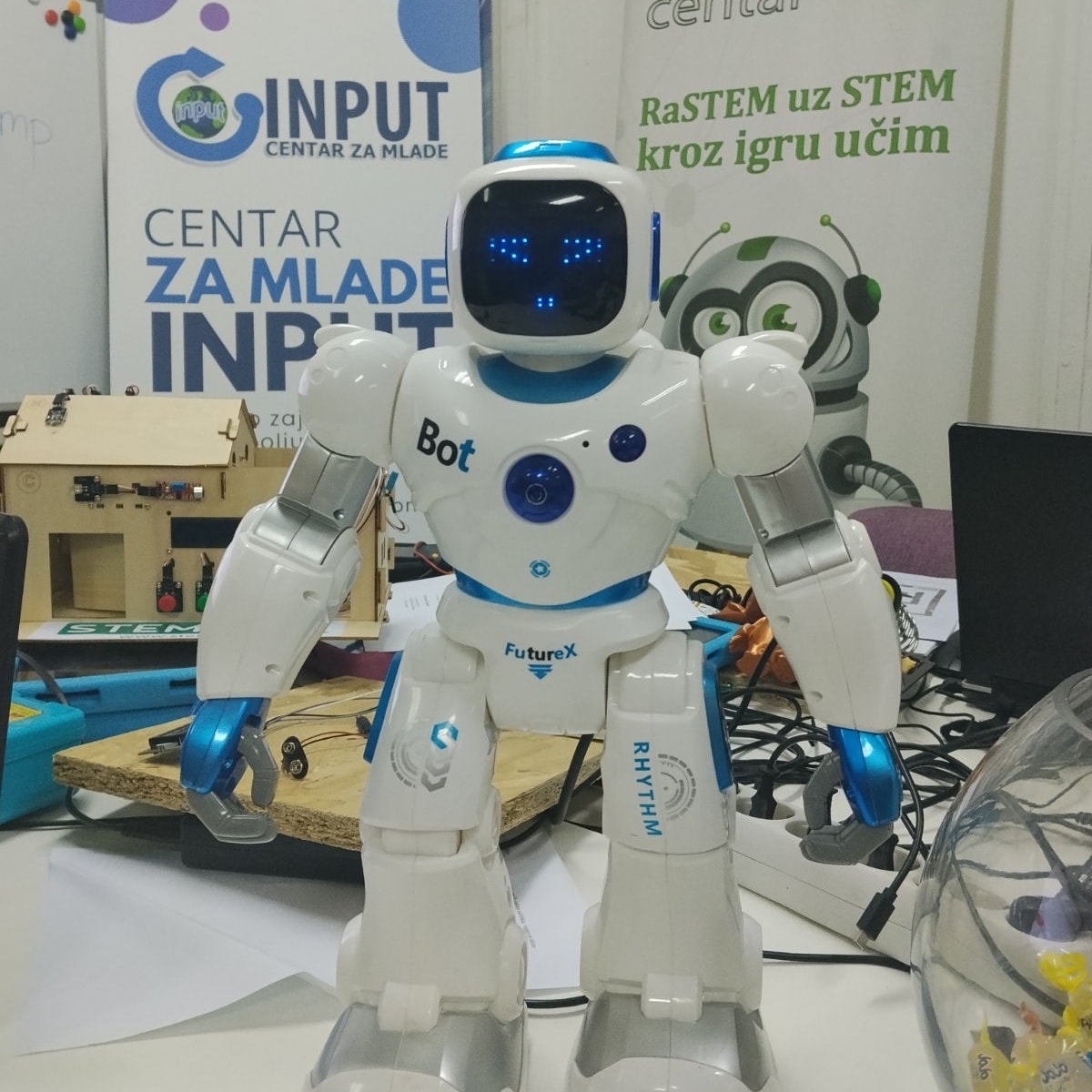 STEM CAMP – Istraži, nauči, kreiraj