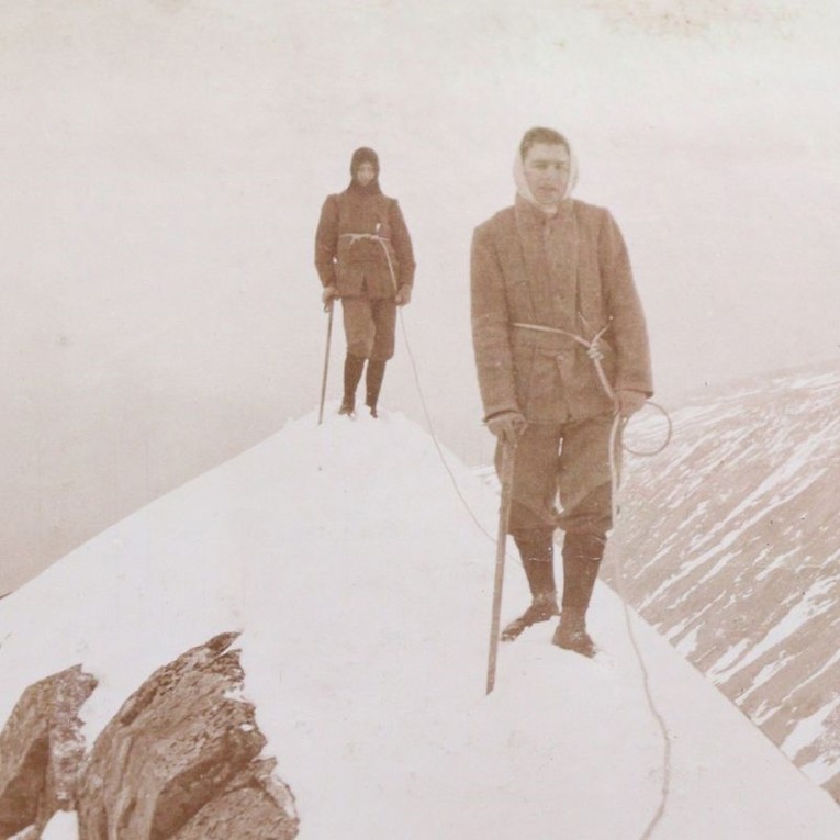 Tijelo hrabrog Engleza pronađeno je nakon 75 godina. Ne zna se je li osvojio Everest